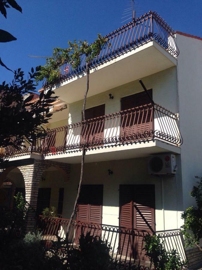 Big 4-Bedroom Apartment Perica, Podstrana Exterior foto